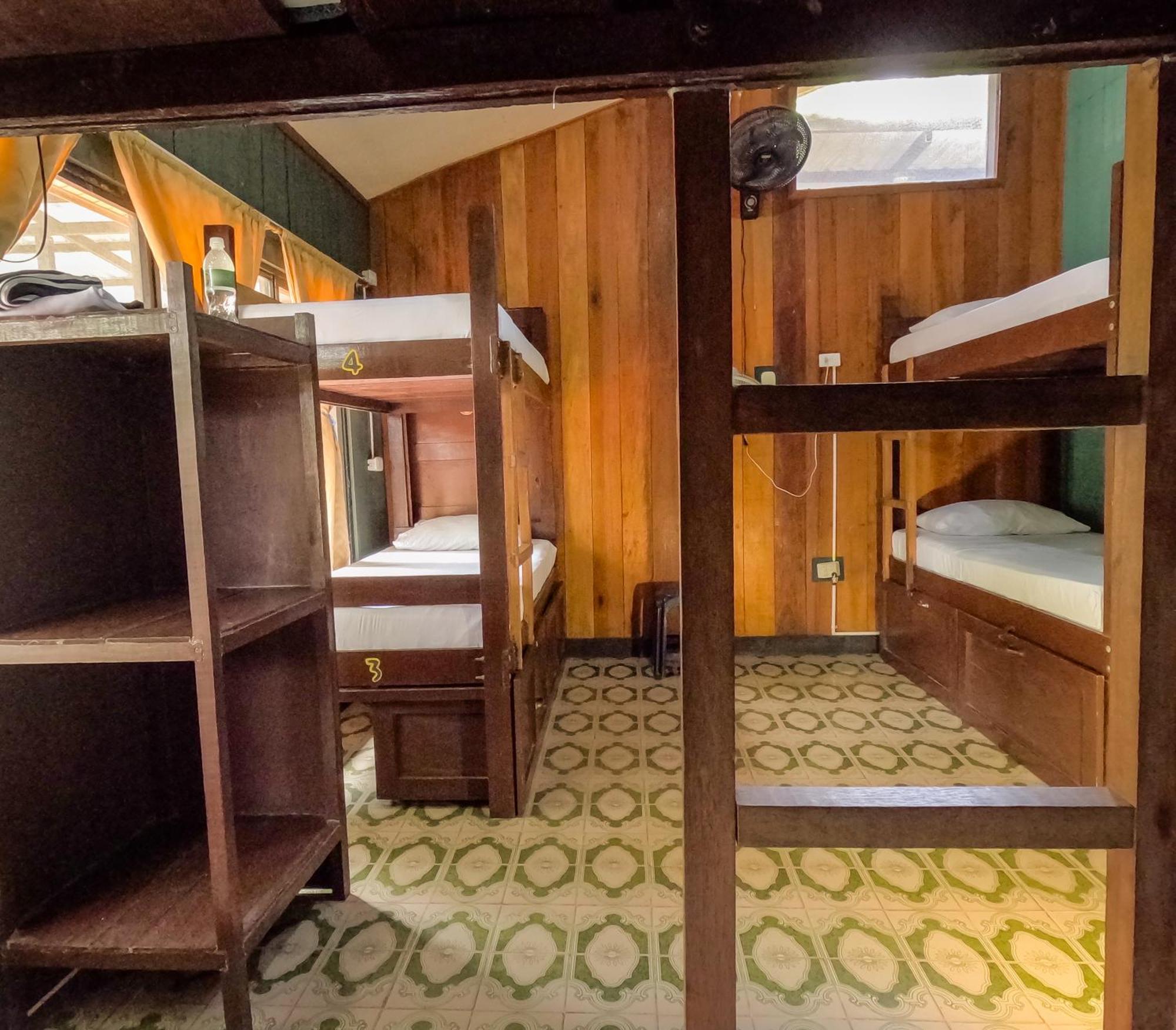 Hostel Casa De Las Palmas Tours 레티시아 외부 사진