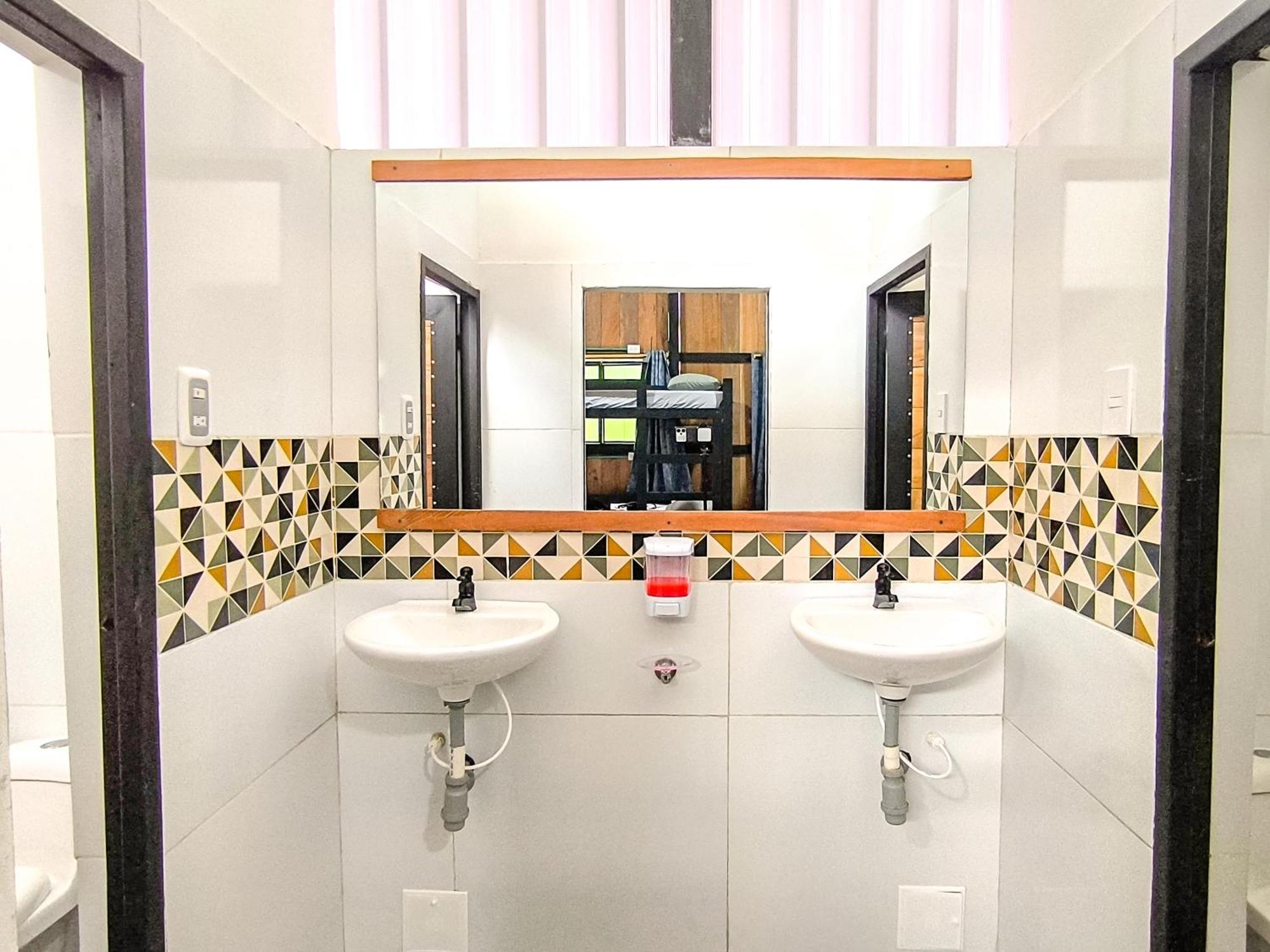 Hostel Casa De Las Palmas Tours 레티시아 외부 사진