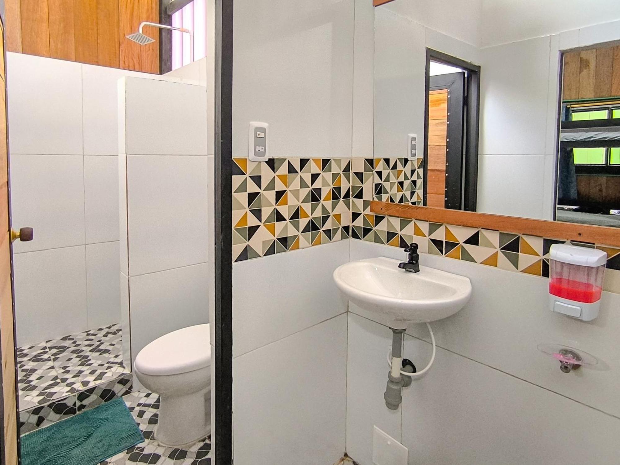 Hostel Casa De Las Palmas Tours 레티시아 외부 사진