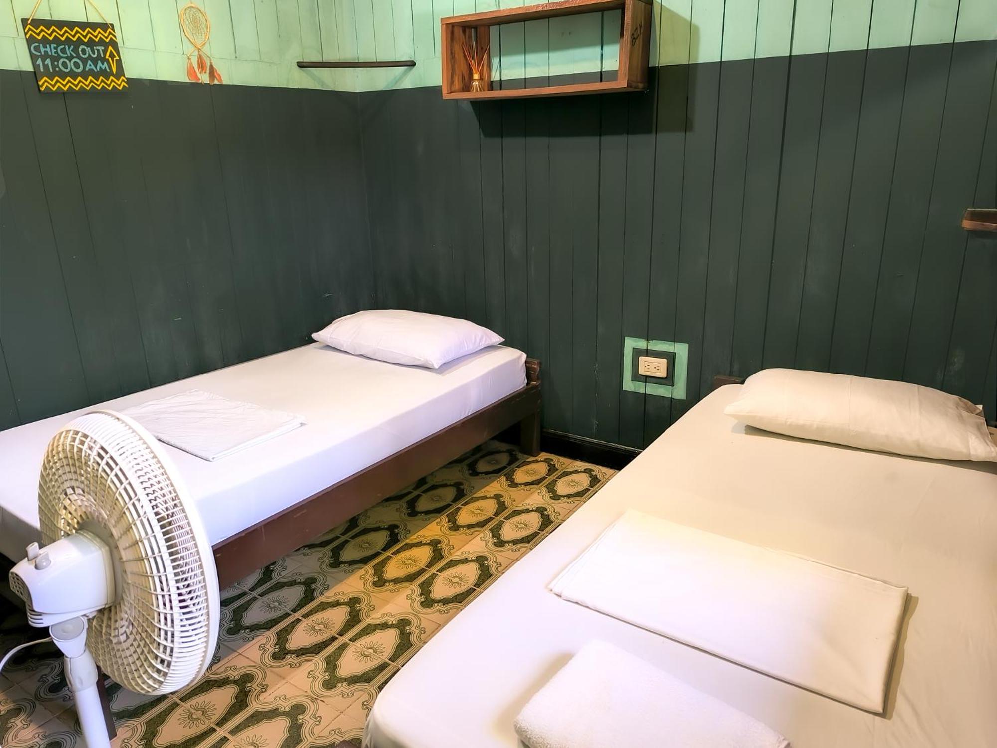 Hostel Casa De Las Palmas Tours 레티시아 외부 사진