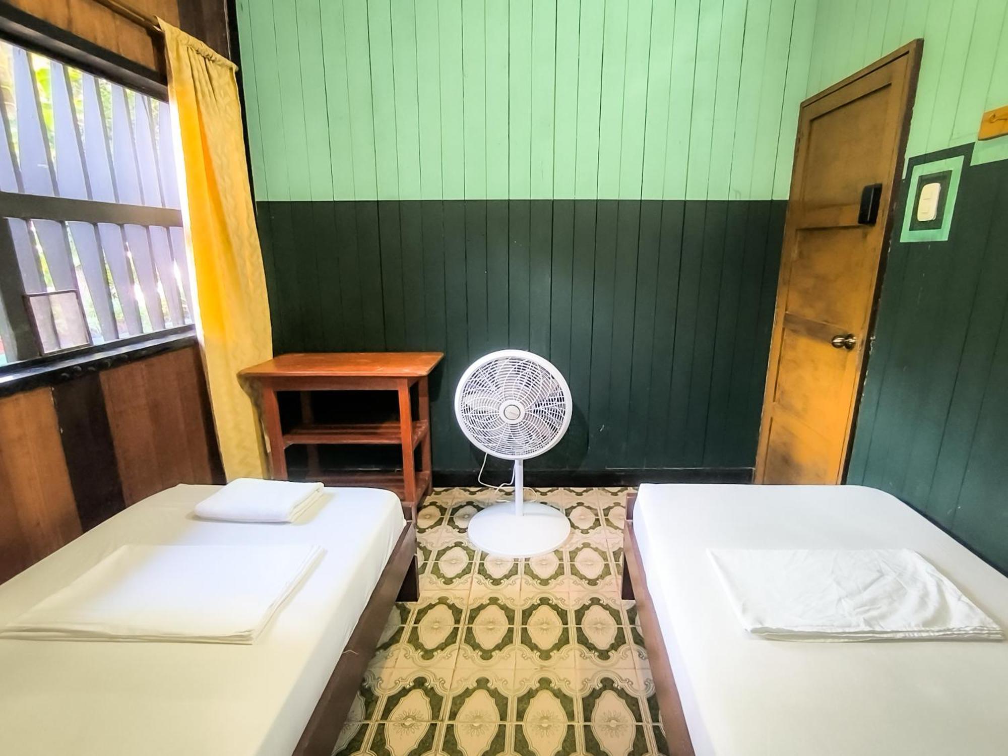 Hostel Casa De Las Palmas Tours 레티시아 외부 사진