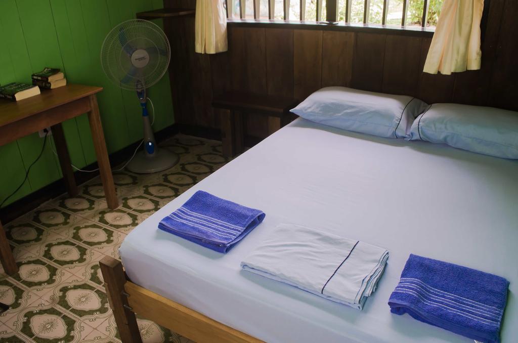 Hostel Casa De Las Palmas Tours 레티시아 객실 사진